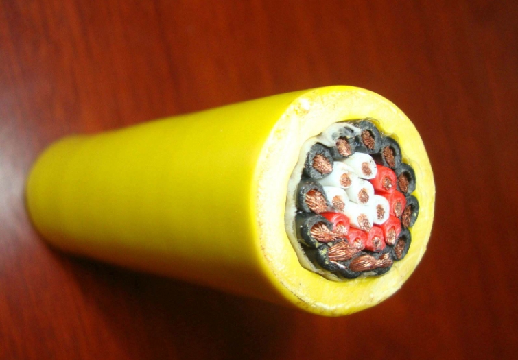 廣東電纜講解高壓電纜常見題目產生的緣故原由是什么.jpg 廣東電纜講解高壓電纜常見題目產生的緣故原由是什么.jpg